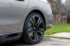 BMW M760 – 8 / 30