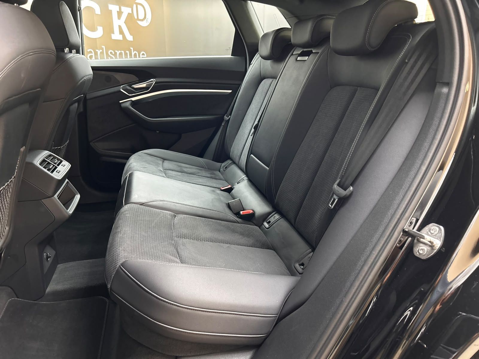 Fahrzeugabbildung Audi e-tron 55 Quat 2X S LINE SPORT LED+NAVI+B&O+KAM+