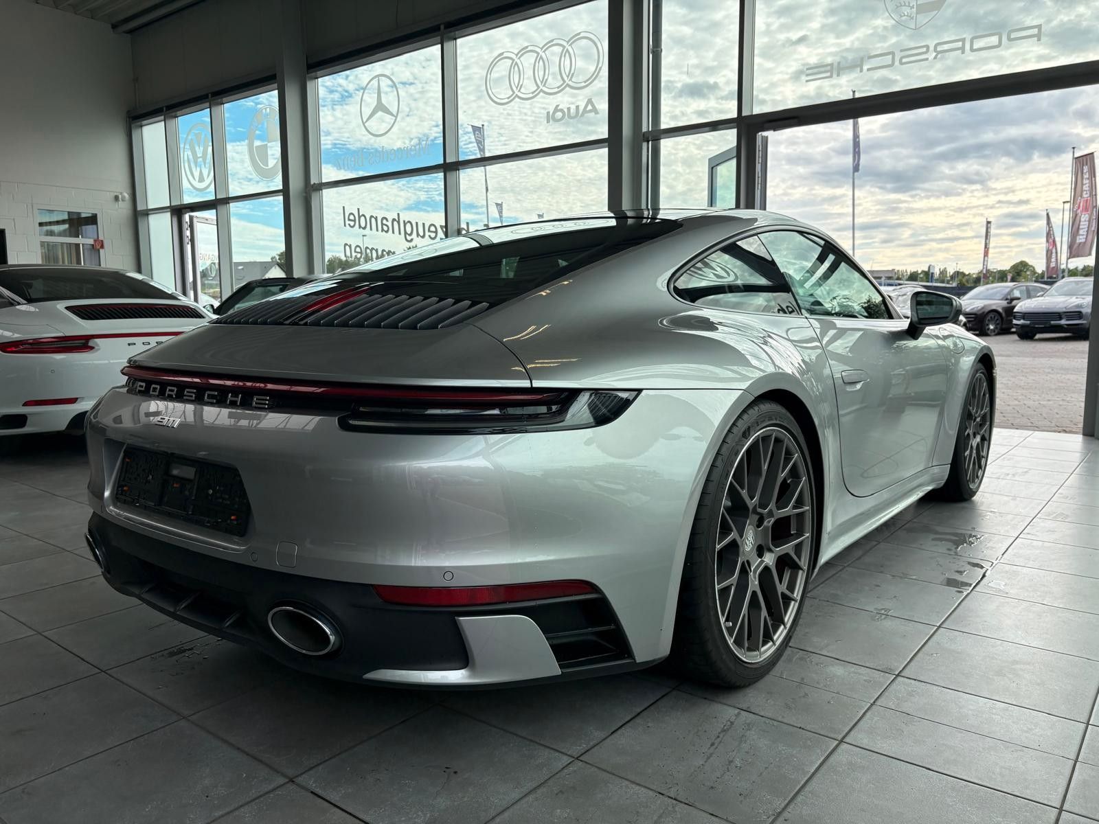 Fahrzeugabbildung Porsche 911 Carrera 4S Sport Design VollAusst.
