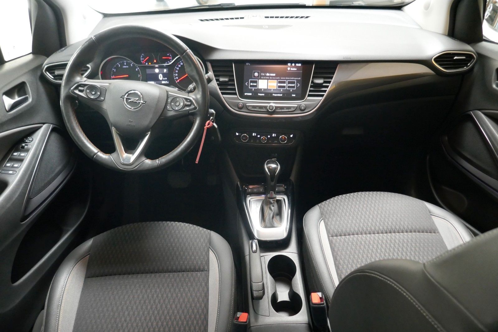 Fahrzeugabbildung Opel Crossland (X) "Innovation" / Automatik