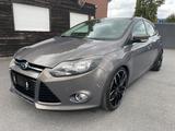 Ford Focus Lim. 1.6 Titanium NAVI*LKA*TWA*KLIMA*STZHZ - Ford Focus aus 2011: ST