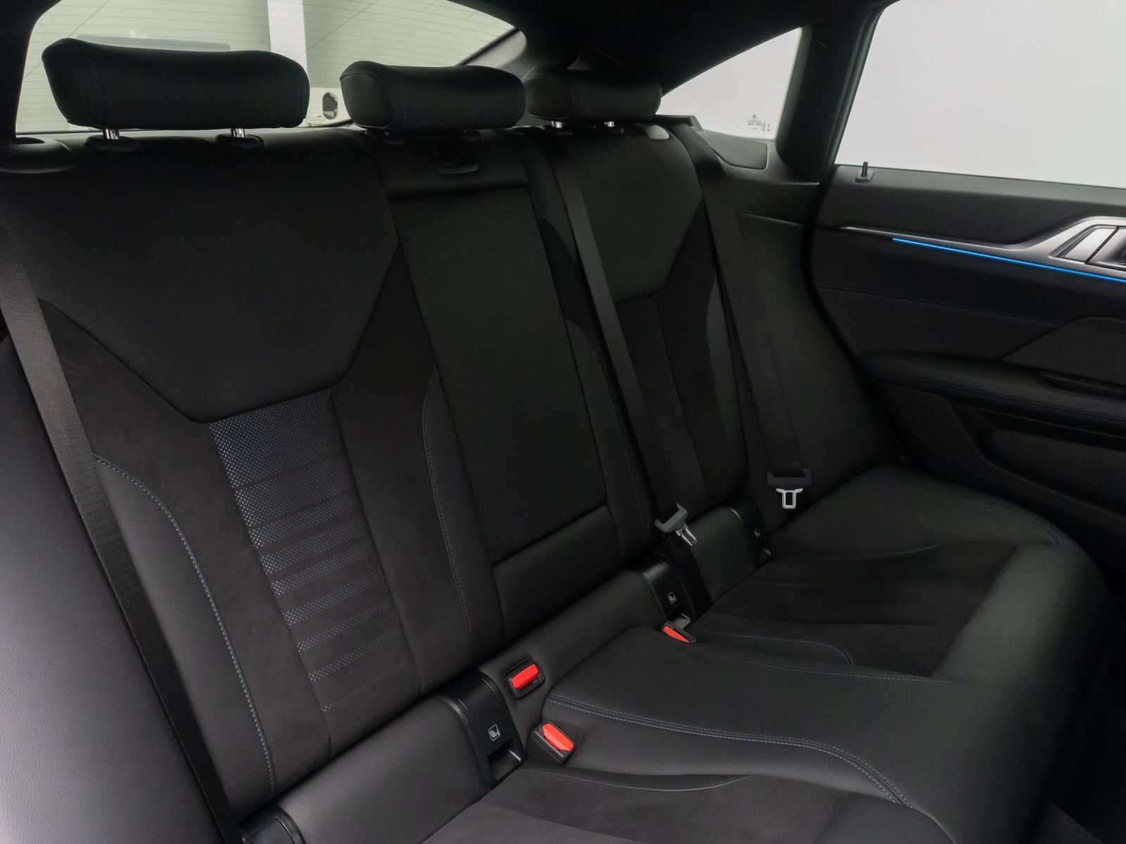 Fahrzeugabbildung BMW i4 eD40 Gran Coupe M Sport Alarm DAB H/K 18Zoll