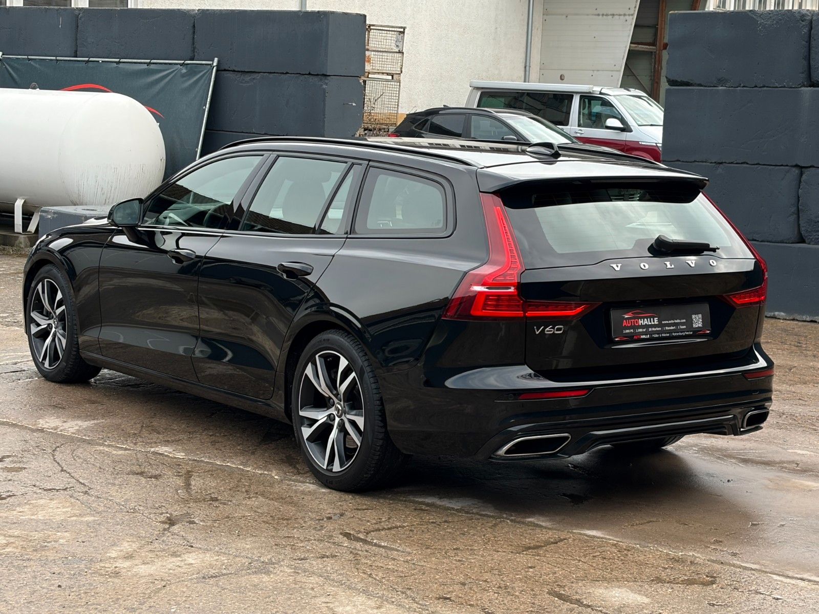 Fahrzeugabbildung Volvo V60 AWD R-Design ACC ProH&K 360° LED CarPl. Memo