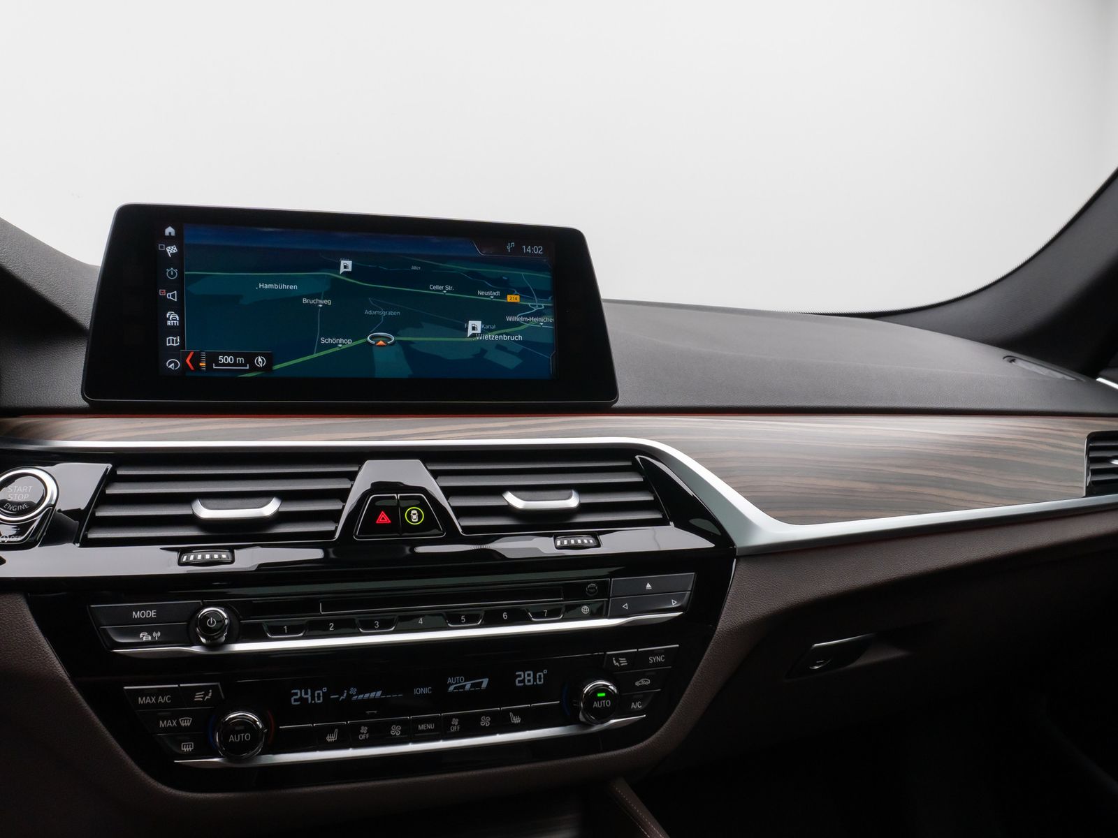 Fahrzeugabbildung BMW 530i xD Luxury Line Panorama 360°HUD H/K Massage