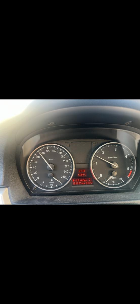 BMW 318 2012 — photo 12