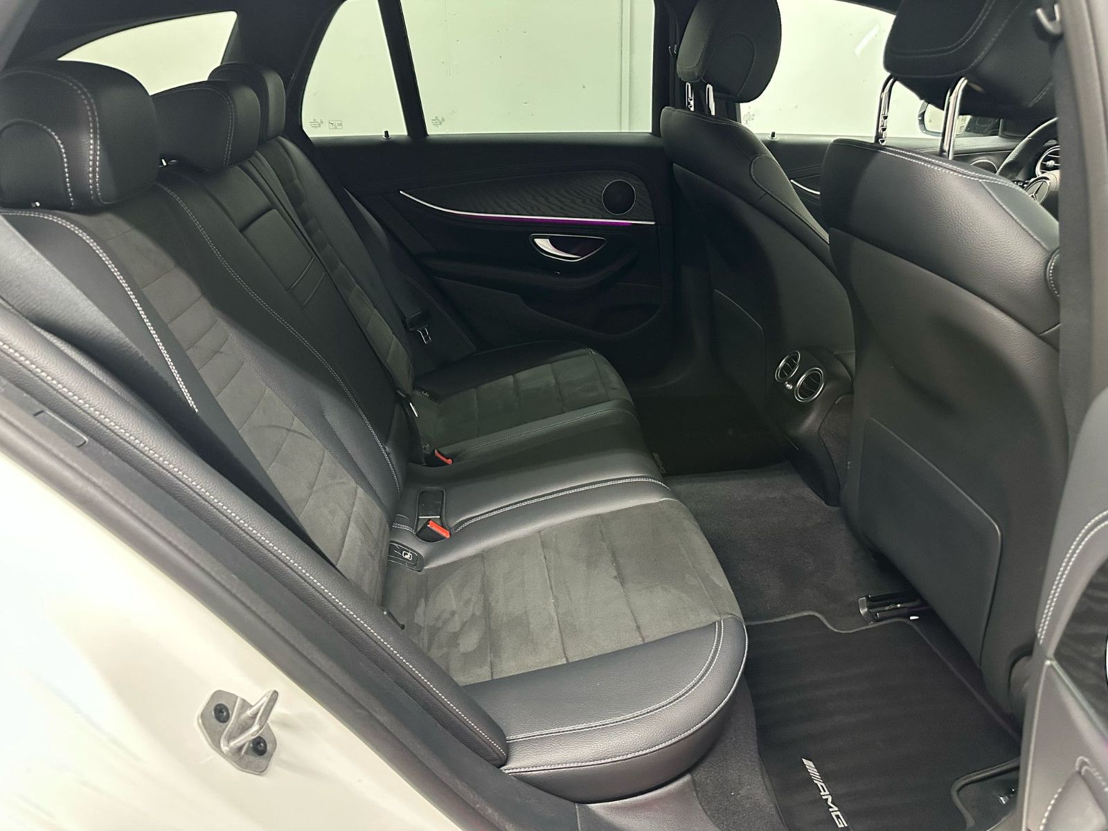 Fahrzeugabbildung Mercedes-Benz E 300 d 4MATIC T Autom. AMG-LINE*NIGHT*360*HUD*