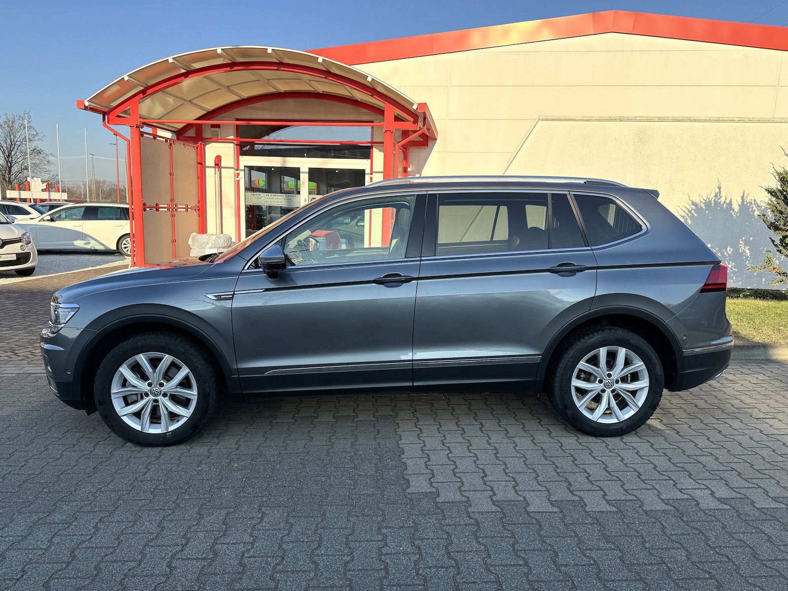 Fahrzeugabbildung Volkswagen Tiguan Allspace Highline 4M DSG /LED/Navi/Pano