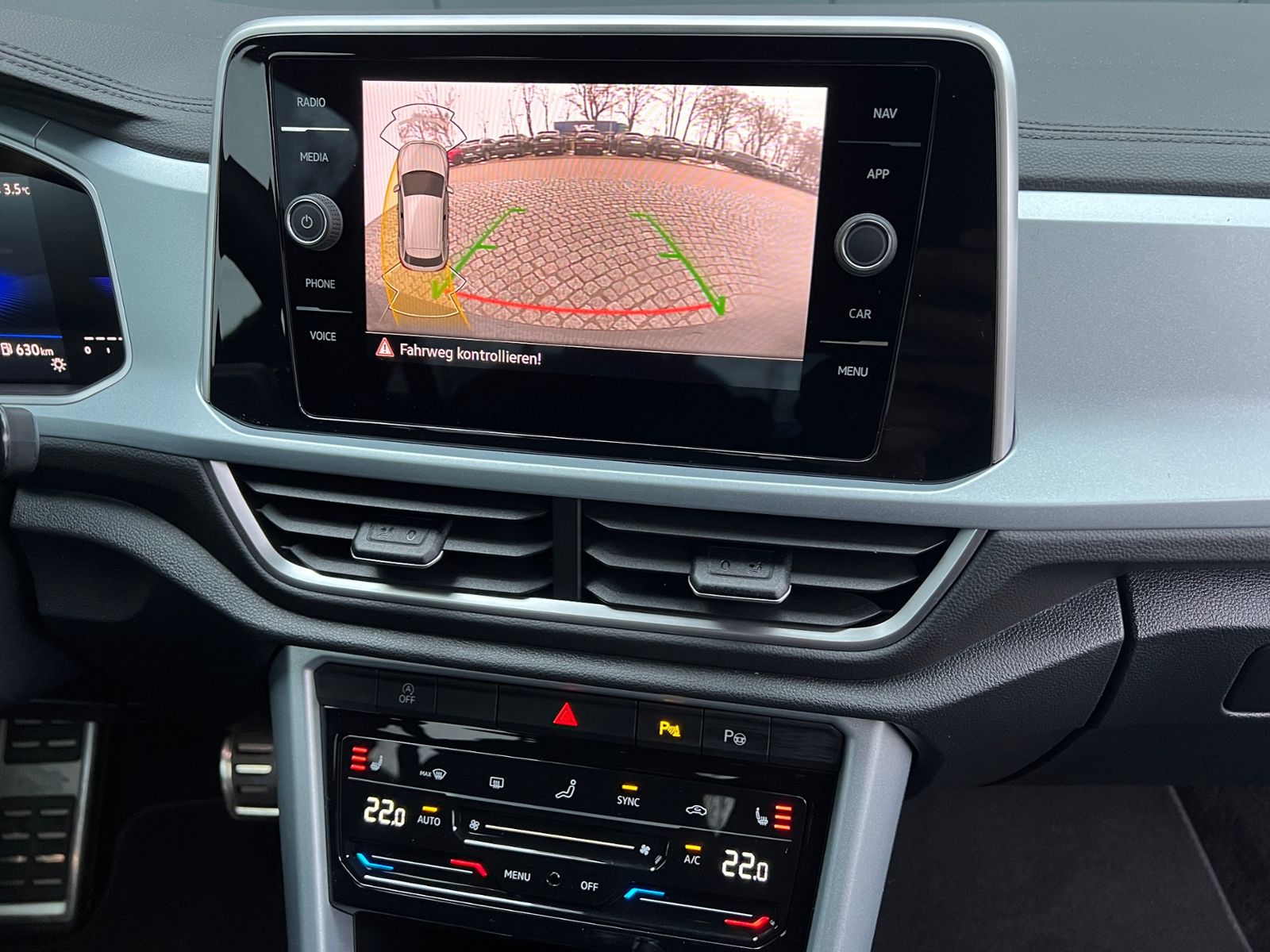 Fahrzeugabbildung Volkswagen T-Roc GOAL 2.0 TDI DSG *AHK, LED, PlusPaket, 18"