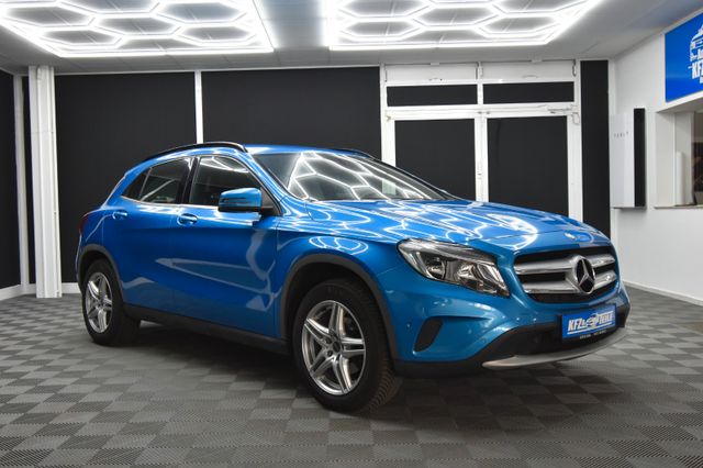 MERCEDES-BENZ GLA 180d Garmin Navi SHZ ISOFIX 8xBereift Leder