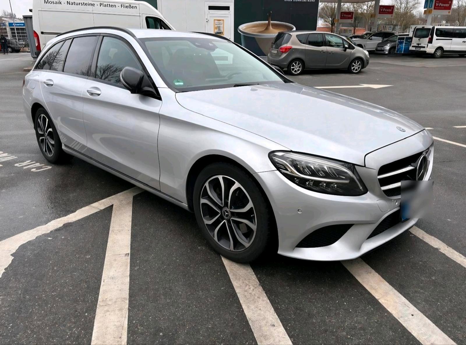 Mercedes-Benz C 220