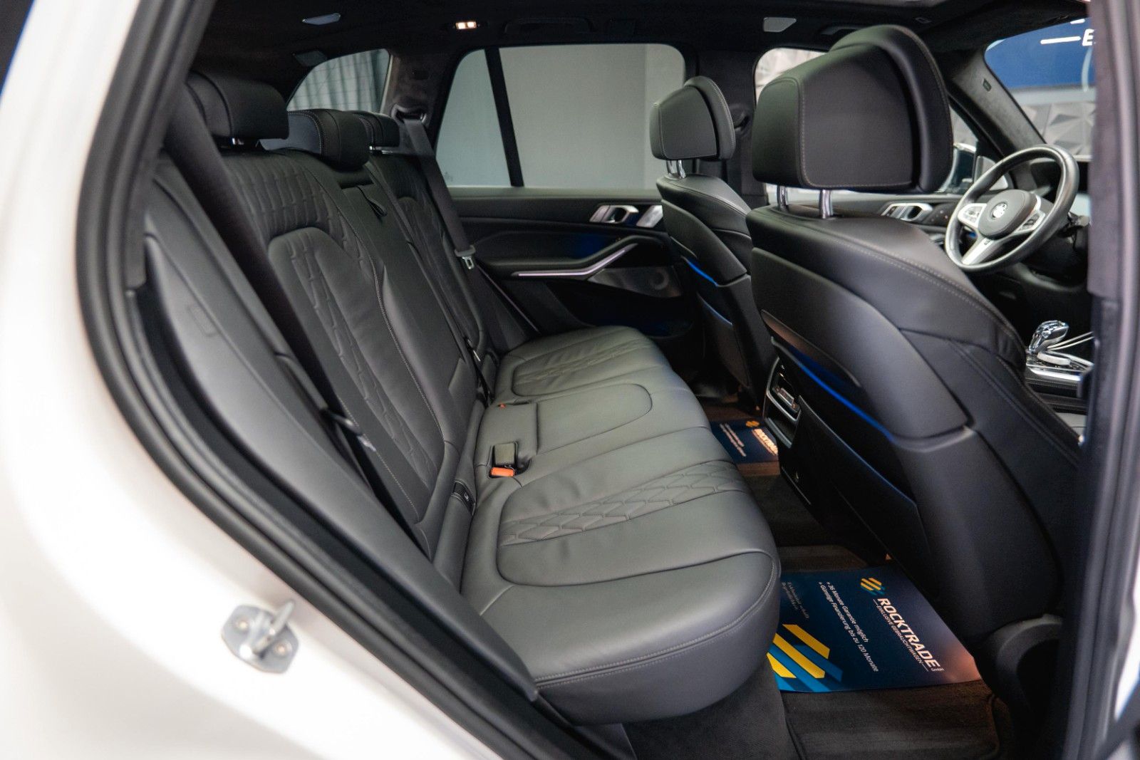Fahrzeugabbildung BMW X5 M50i Shadow Line | ACC | Pano | Laser | Sky