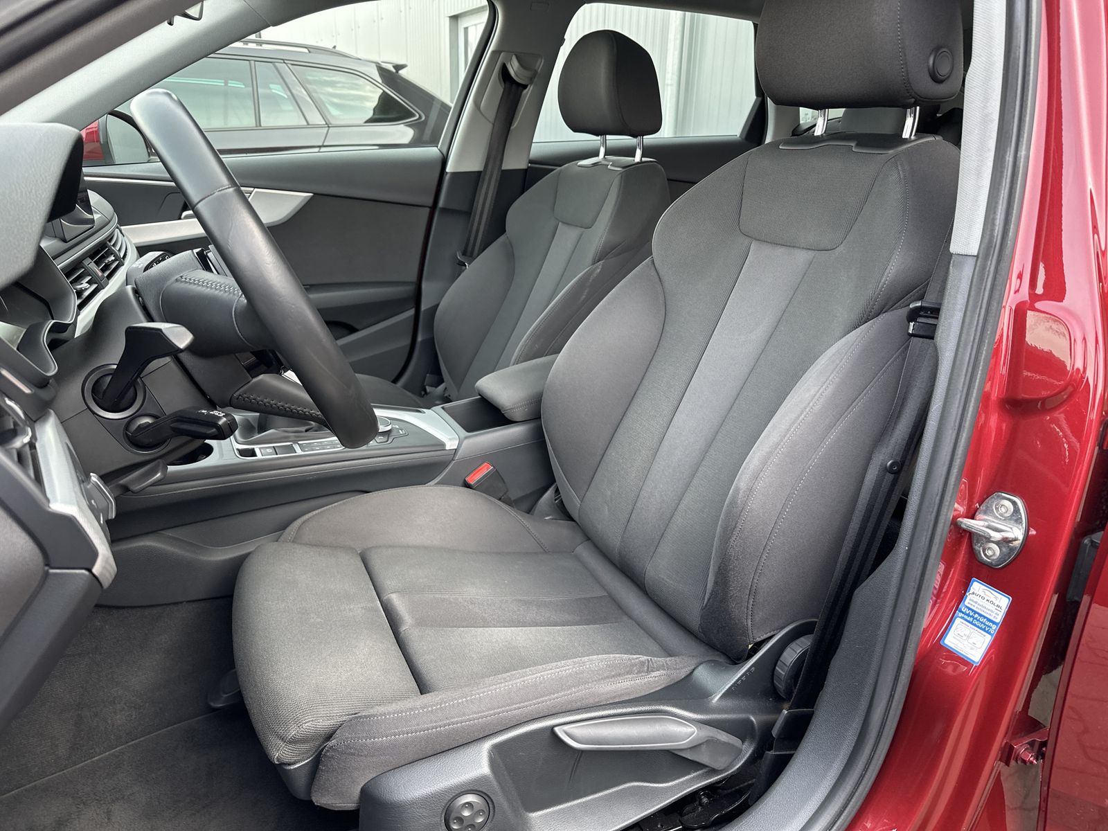 Fahrzeugabbildung Audi A4 Avant 35 TFSI Sport XEN+PANORAMA+DAB+SHZ+EPH