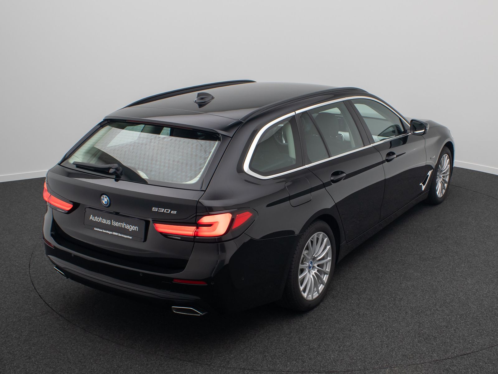 Fahrzeugabbildung BMW 530e Alarm DAB Kamera HiFi Leder Sport 18Zoll