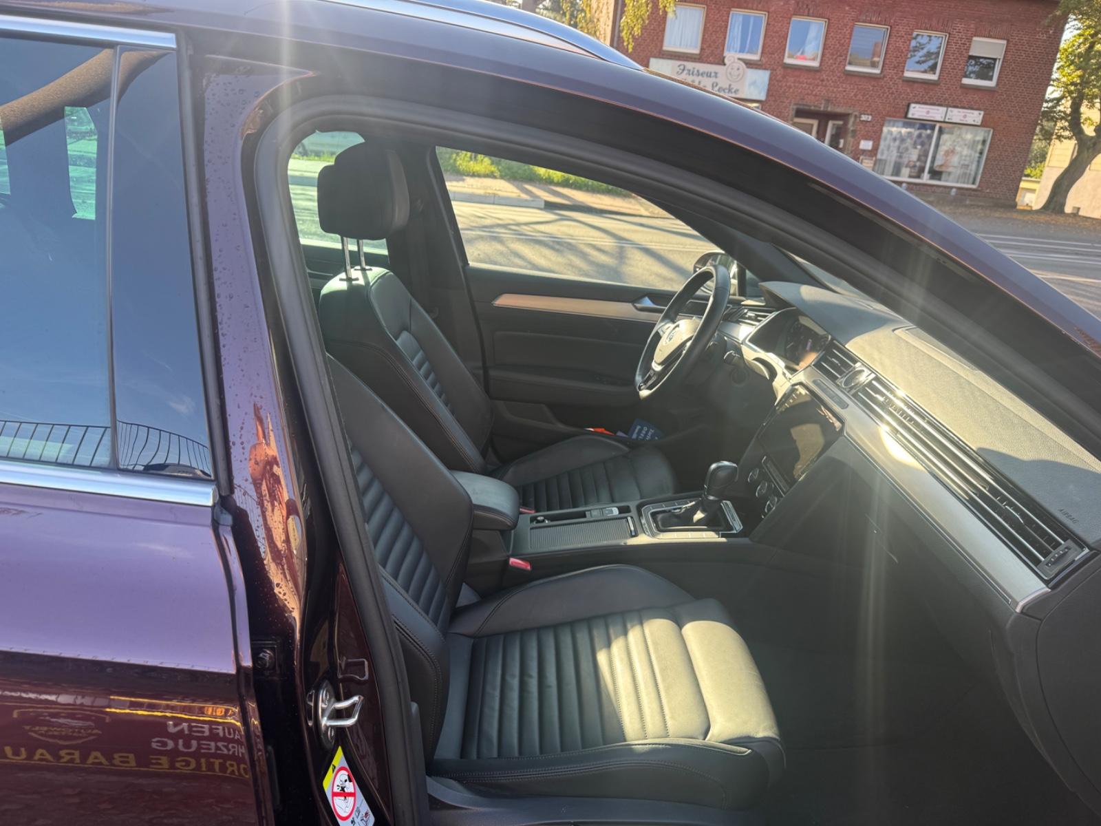 Volkswagen AUT/360°KAMERA/PANO/LEDER/LHZ/HUD/SHZ-V-H/KEYLES