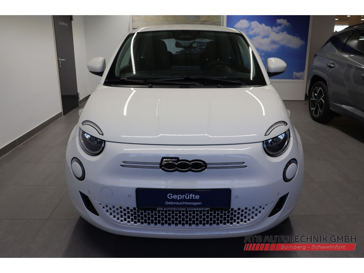 Fahrzeugabbildung Fiat 500e Komfortpaket 42kWh 93,5% SOH Apple CarPlay
