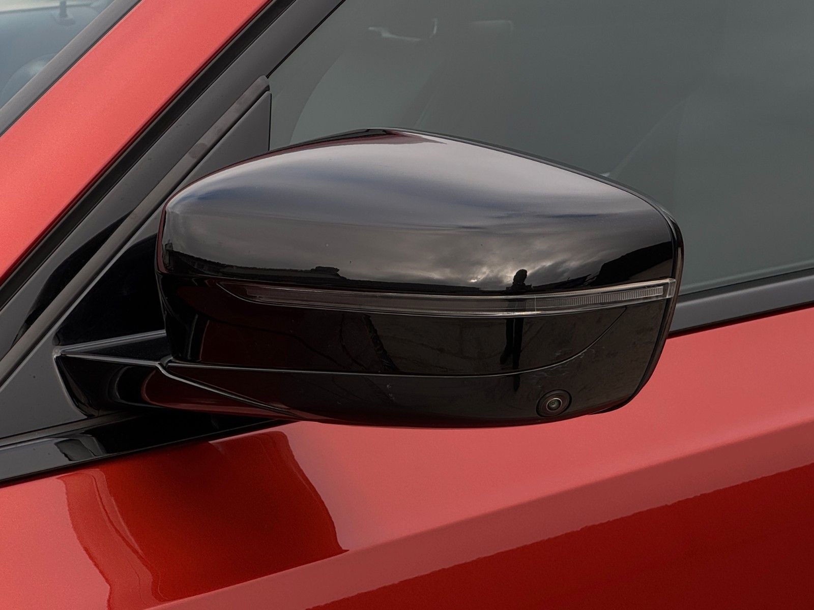 Fahrzeugabbildung BMW 330e M Sport Akustik Laser DrProf. 360° H&K HuD