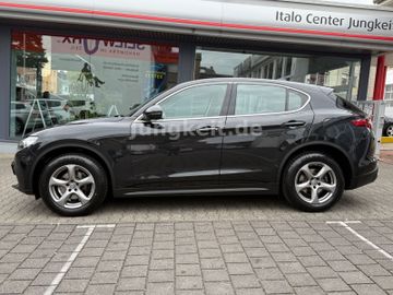 Alfa-Romeo Stelvio - 9