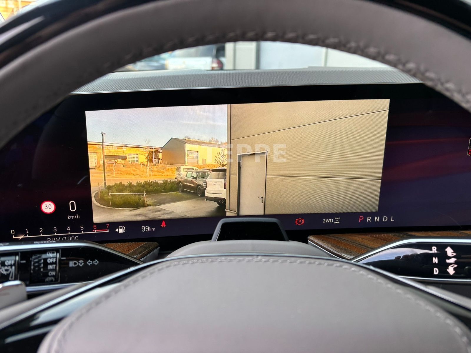 Cadillac Escalade FACELIFT MY26 6.2 V8 ESV Sport Platinum