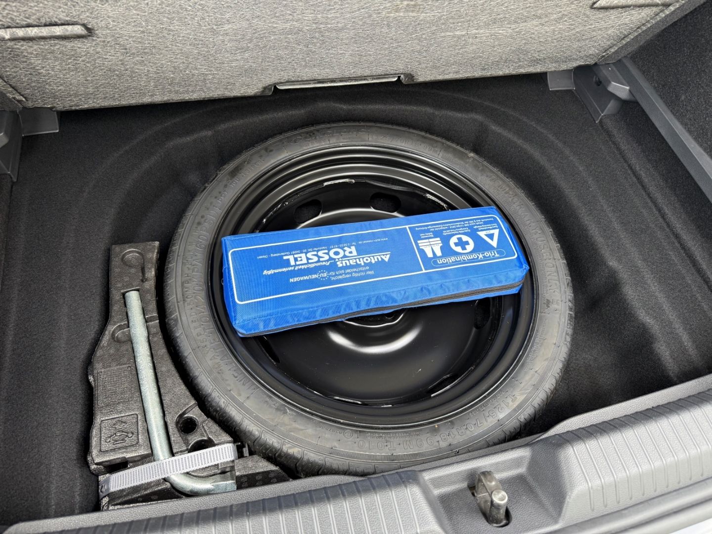 VW Golf VIII Life eTSI 1.5 EU6d-T 8 Limousine - Image 25