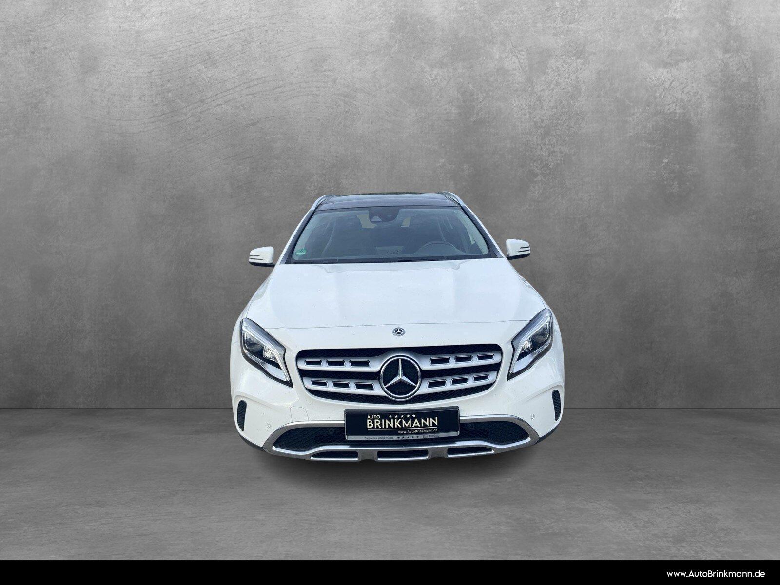 Mercedes-Benz GLA 220 4MATIC Sport Utility Vehicle Urban/Navi