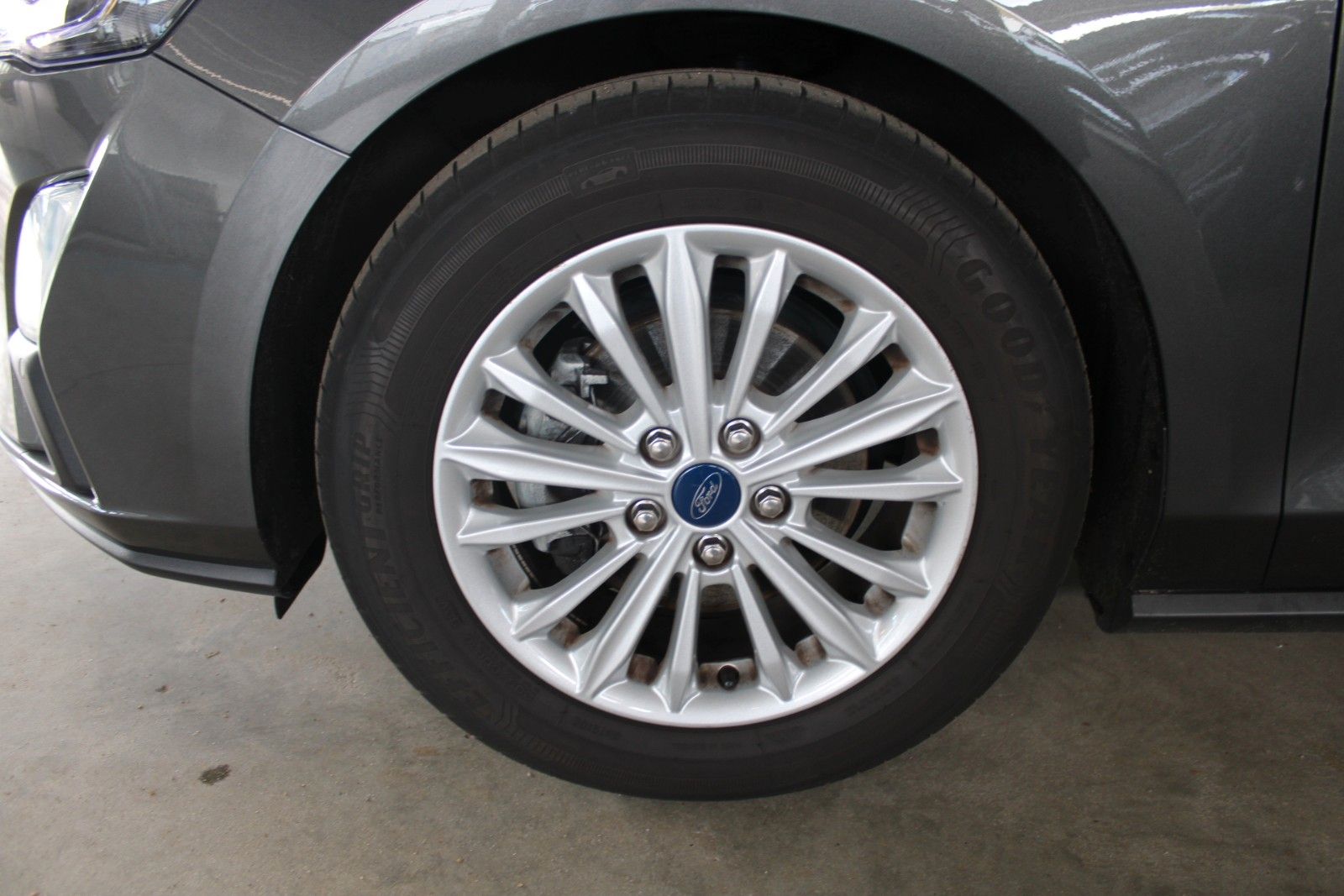 Fahrzeugabbildung Ford Focus Titanium LED WinterPaket DAB NAVI 1.Hand