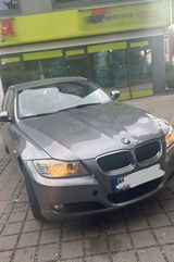 BMW E90 318 D LIMOUSINE - BMW 318 mit Diesel-Antrieb: Limousine, E90