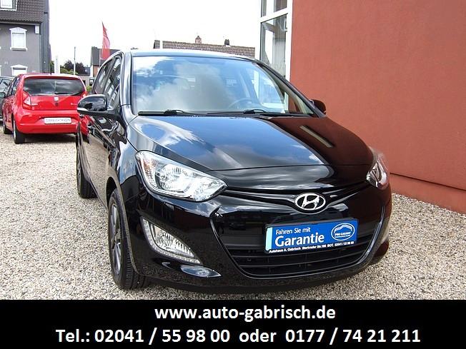Hyundai i20 1.2 FIFA World Cup EDITION Gold, Sitzheizung
