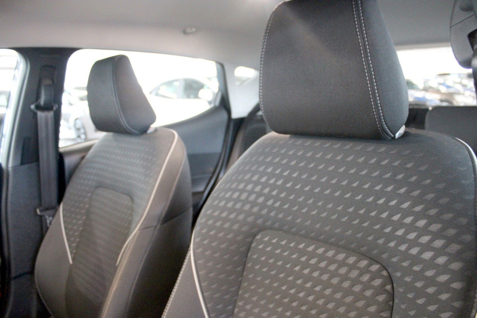 Fahrzeugabbildung Ford Fiesta Titanium 5-trg KLIMA WinterPaket
