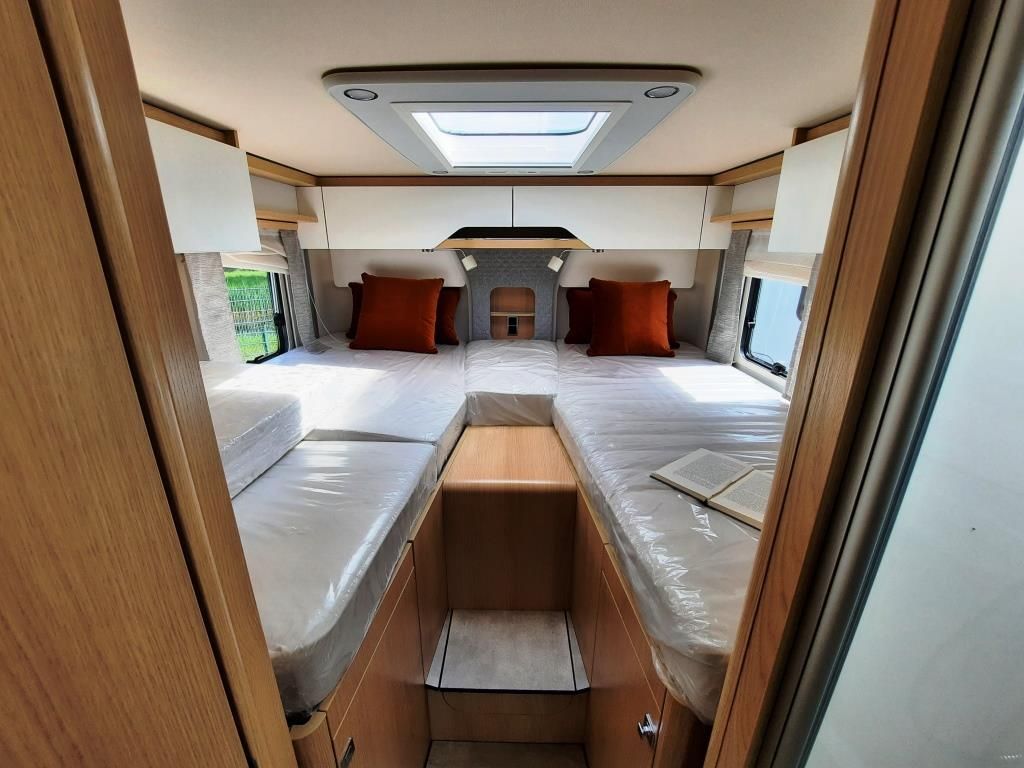Fahrzeug Übersicht 11 Fahrzeugabbildung HYMER / ERIBA / HYMERCAR B-Klasse ML T 780 BlackLine Verfüg./Sparen Sie 1