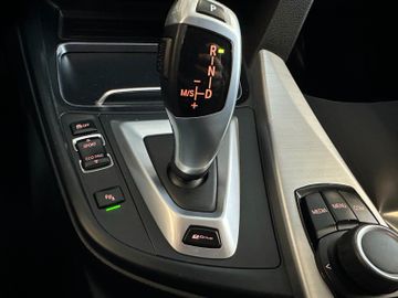 BMW 330 e Lim. iPerformance Sport Line *2. Hand*LED*