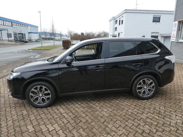 Mitsubishi Outlander Diamant Edition 4WD Navi,Keyles,ab.AHK