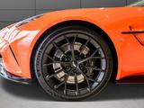 Aston Martin V8 Vantage Coupe - : Coupe, Soundsystem