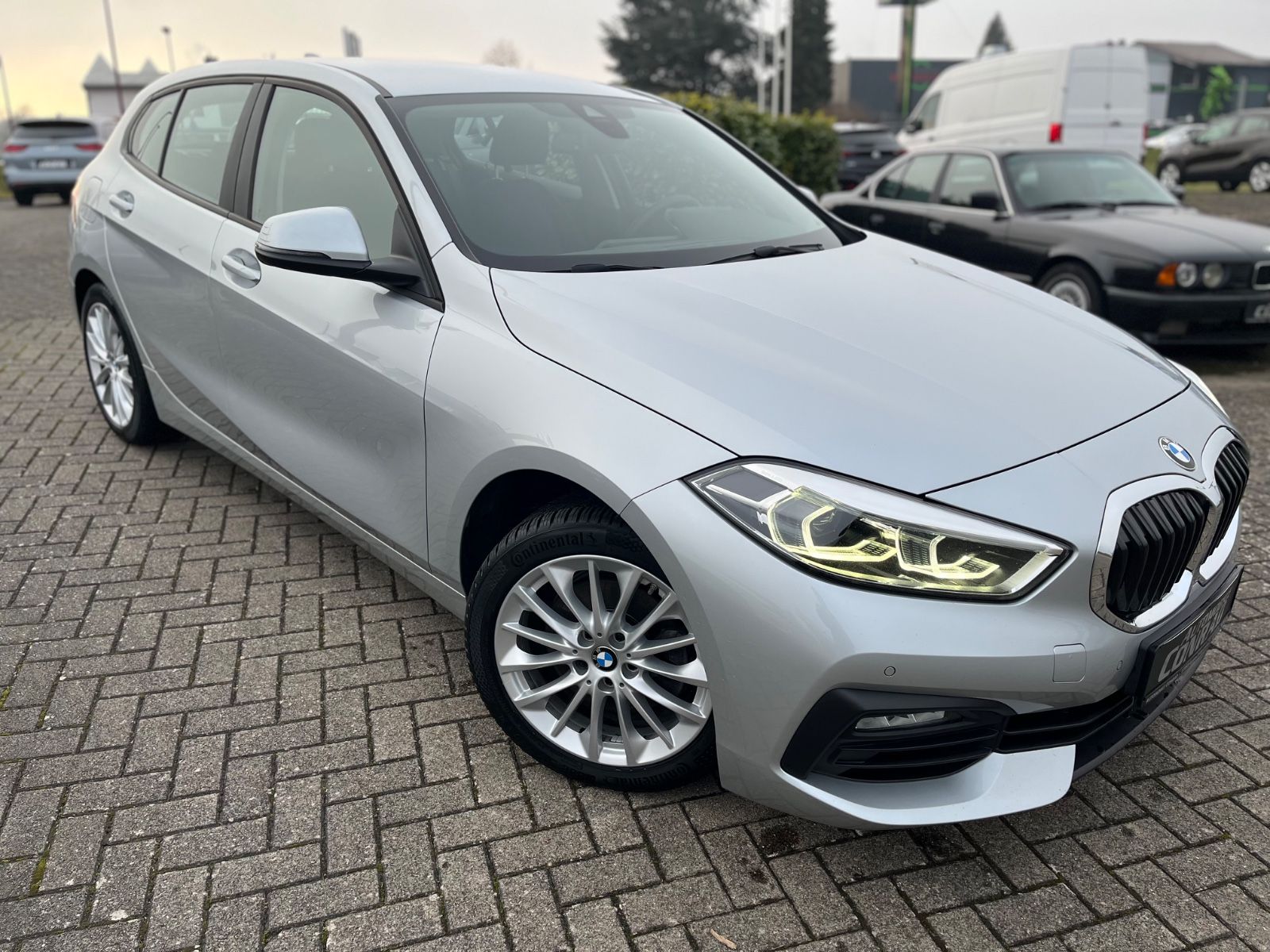 BMW 118 d Advantage LED/Lückenlos BMW/NAVI/DigiCockp