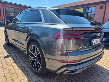 Audi Q8 - 6