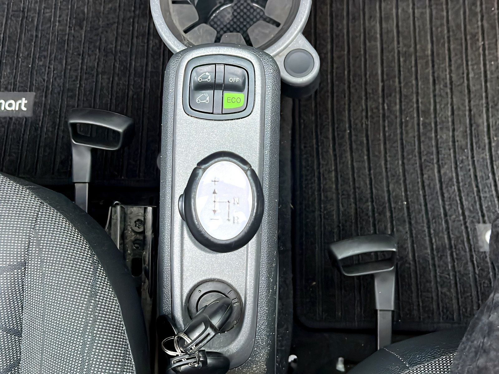 Fahrzeugabbildung Smart ForTwo Cabrio MHd AUT. KLIMAAUT. SITZHEIZUNG