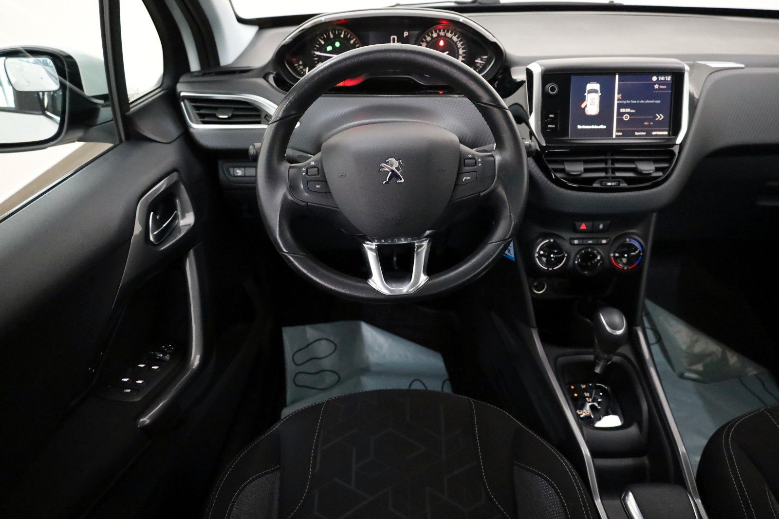 Fahrzeugabbildung Peugeot 2008 Active Klima.SH,PDC