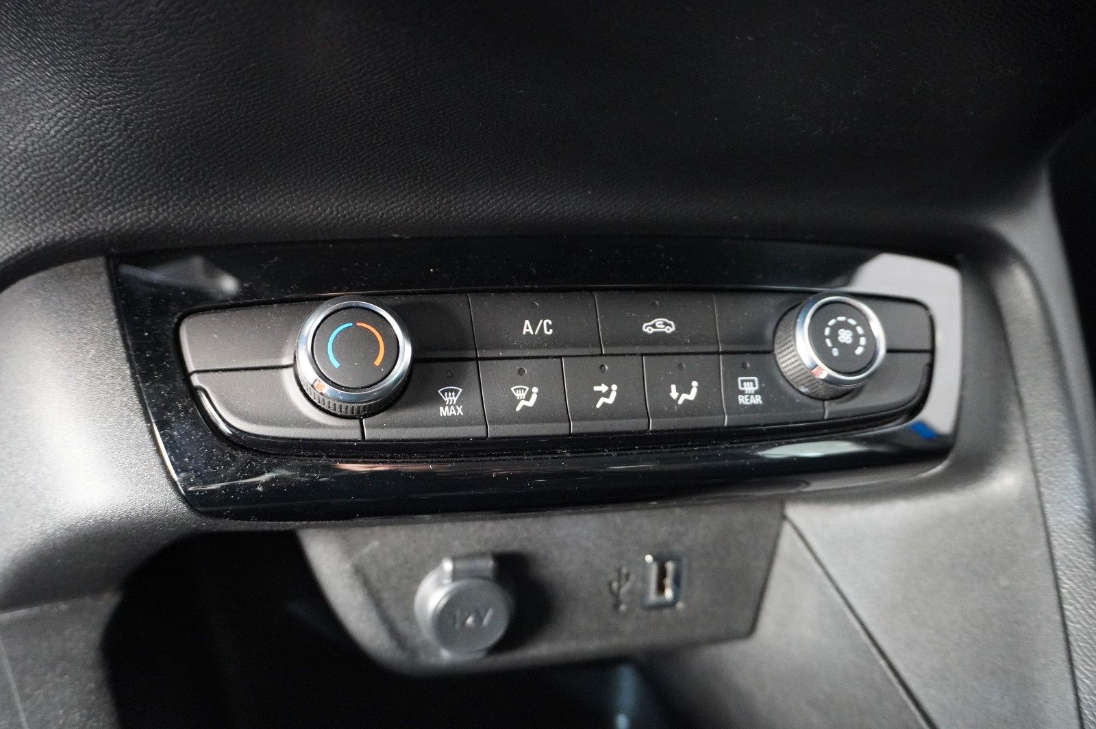 Fahrzeugabbildung Opel Corsa F 1.2 EDITION NAVI/KAMERA/TEMP./PDC/DAB+