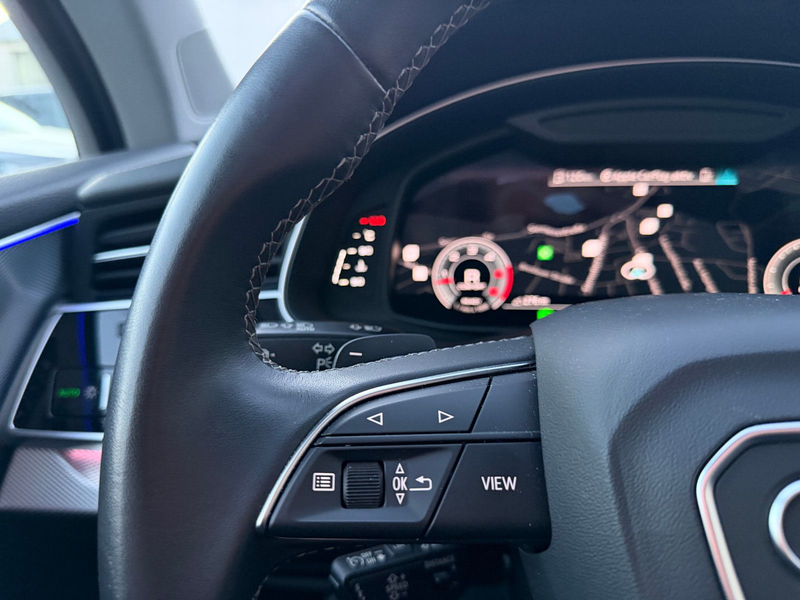 Fahrzeugabbildung Audi Q7 50 TDI Quattro/7-SITZE/PANO/HUD/AMBIENTE/KAME