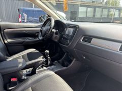 MITSUBISHI Outlander 2.2 DI-D Diamant Edition 4WD Schalter