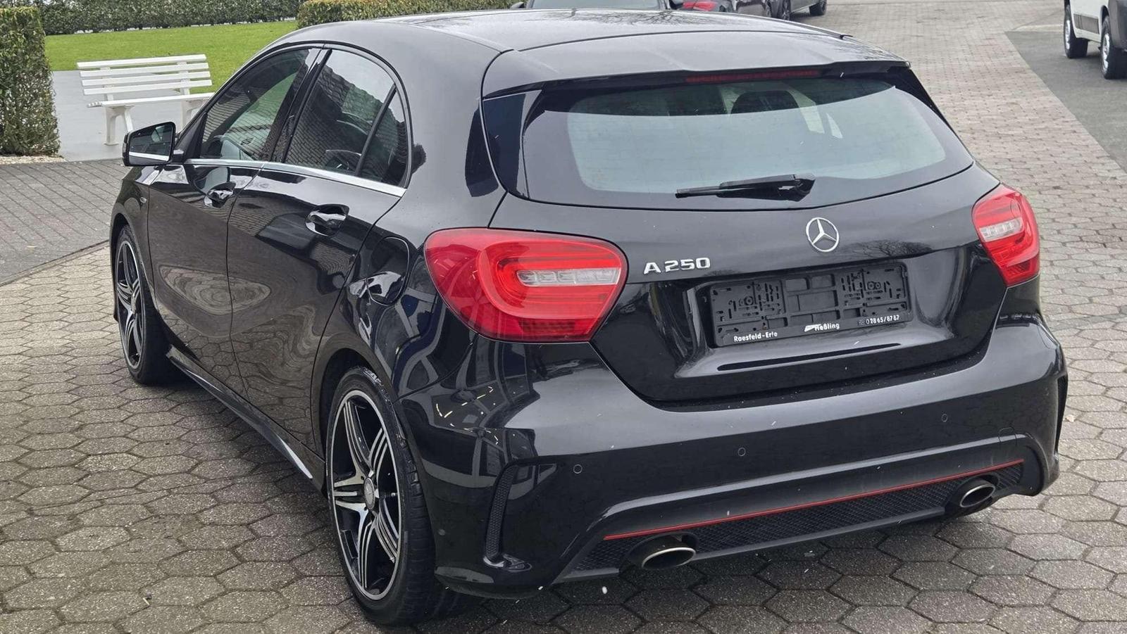Mercedes-Benz A 250 A 250 Sport AUT Panorama DISTRONIC LEDER
