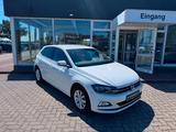 Volkswagen Polo VI Highline, PDC, CarPlay,  Sitzhz. , ACC - VW Polo Gebrauchtwagen in Rostock