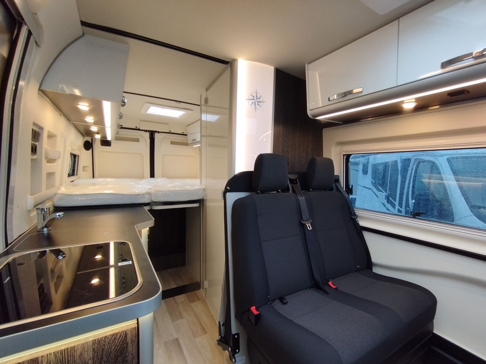 Fahrzeugabbildung Westfalia Columbus 641 E 180 PS 10795,- EUR Sondernachlass