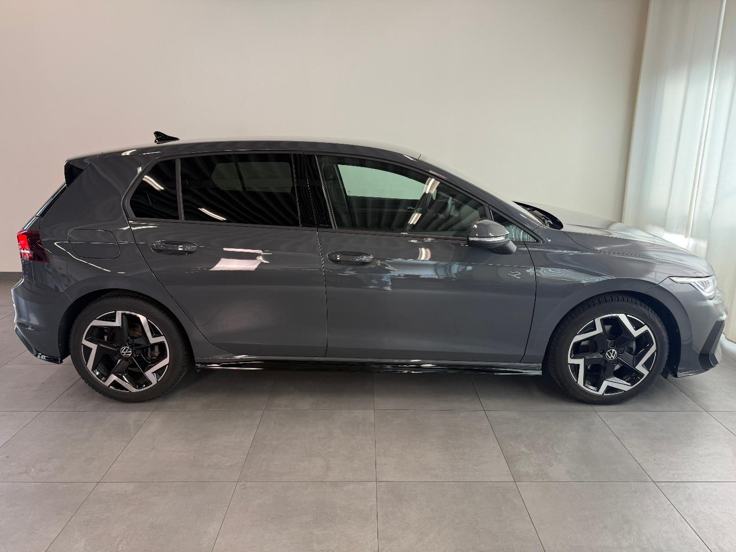 Volkswagen Golf VIII 1.5 eTSI R-Line ACC KAMERA, миниатюра 4