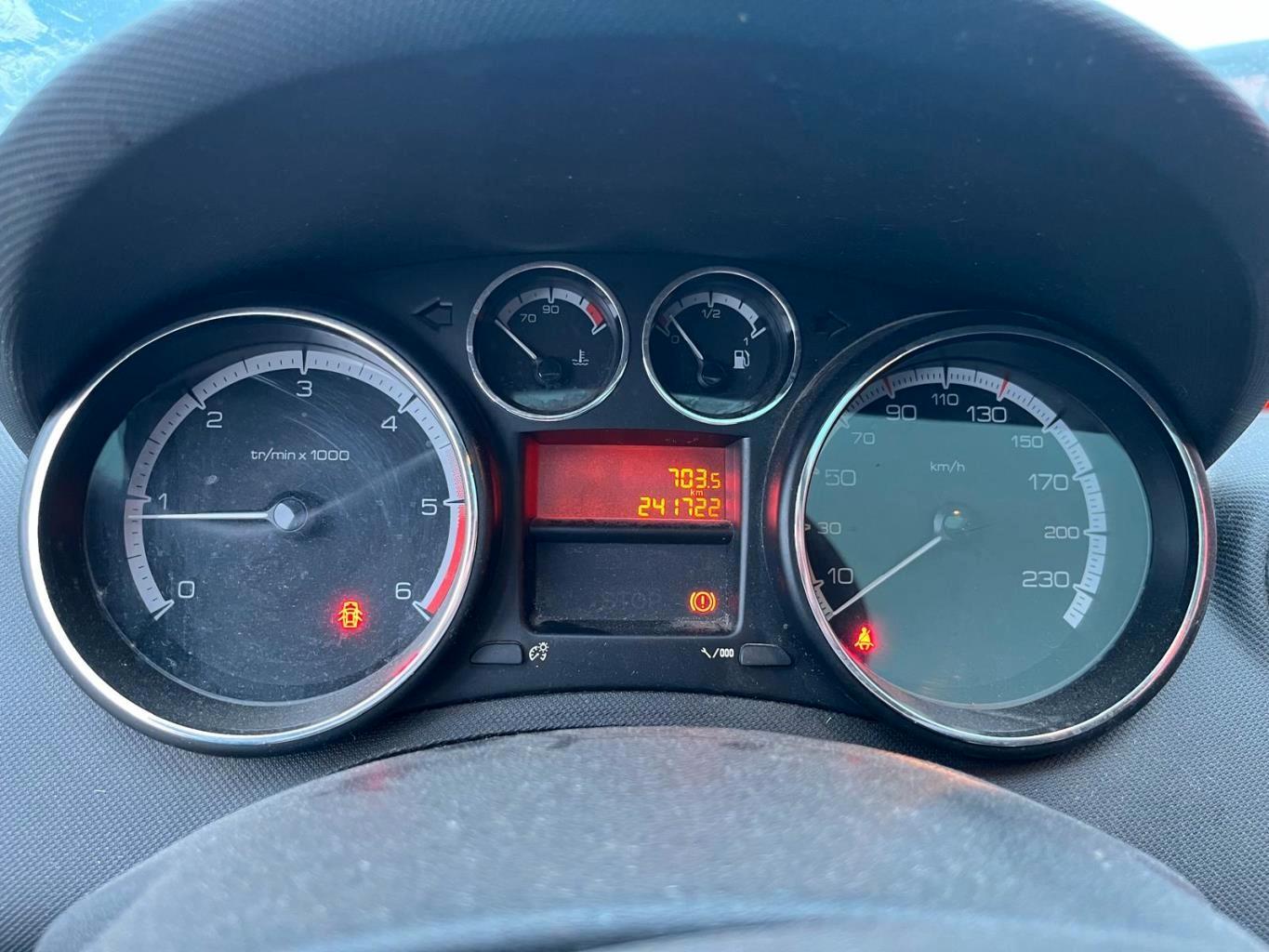 Peugeot 308 2009 — photo 7