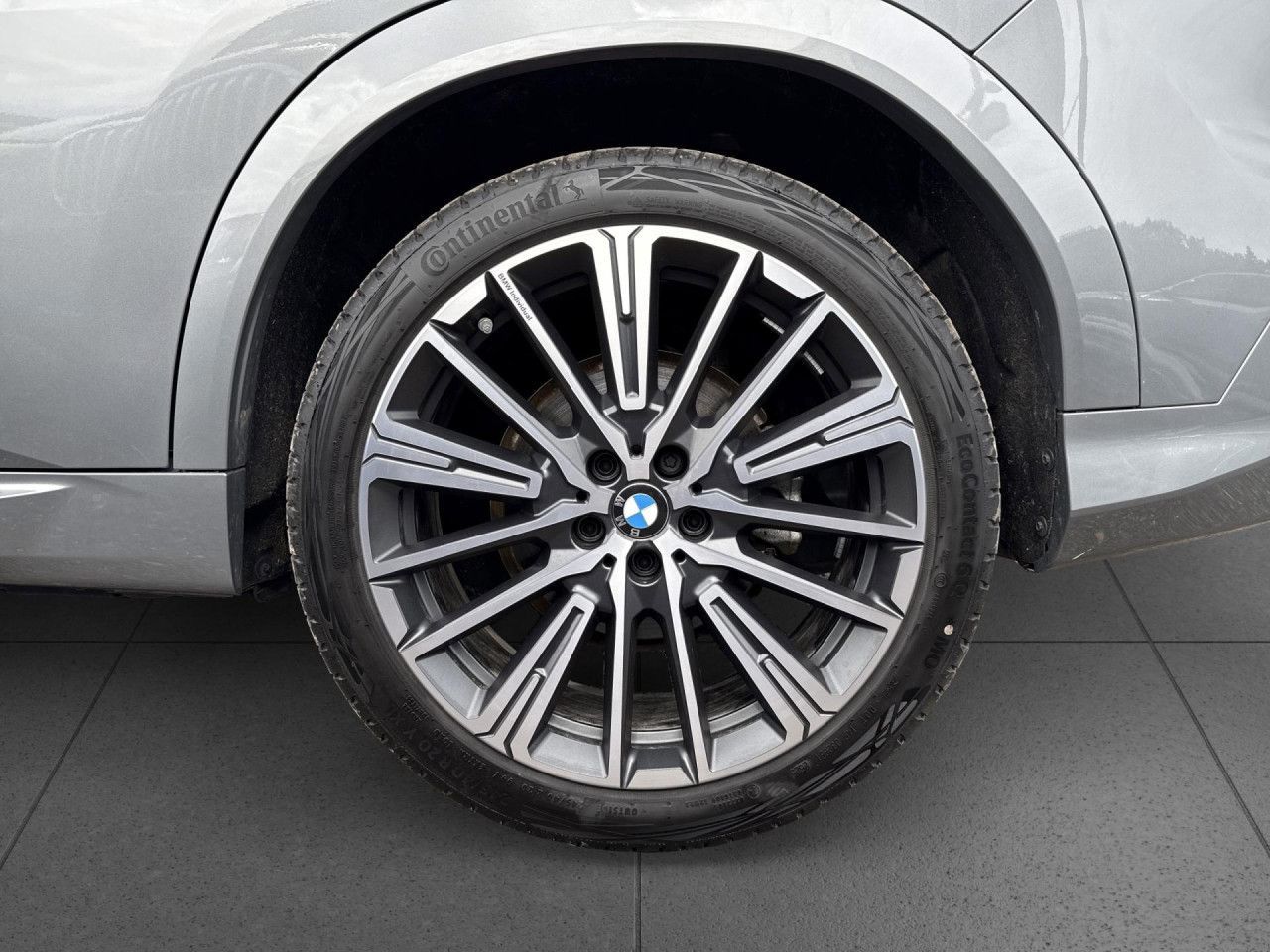 BMW iX2 - Bild 21