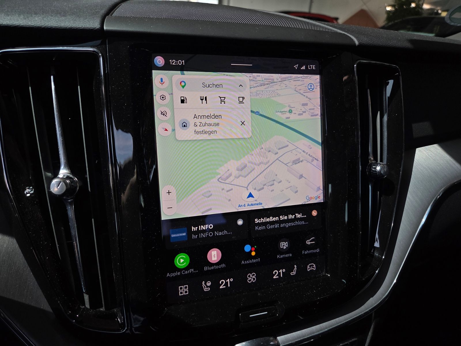 Fahrzeugabbildung Volvo XC60 Momentum 2WD RFK LED ALU