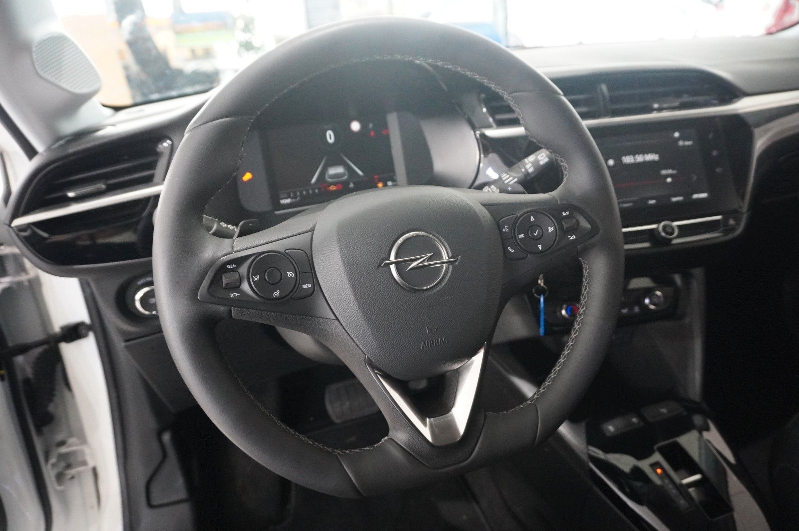 Fahrzeugabbildung Opel Corsa F 1.2T ELEGANCE NAVI/LED/VIRT/KAMERA/SPORT
