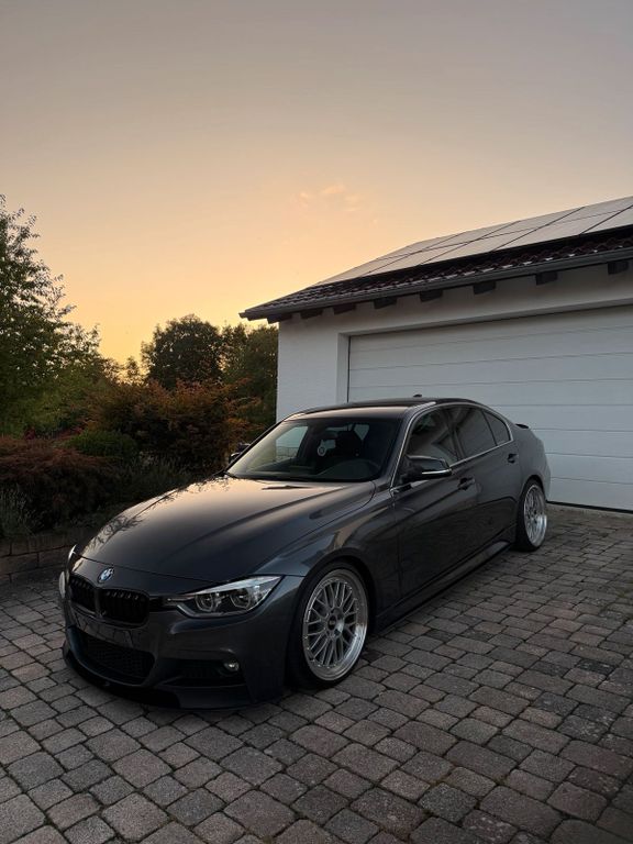Image of BMW 330