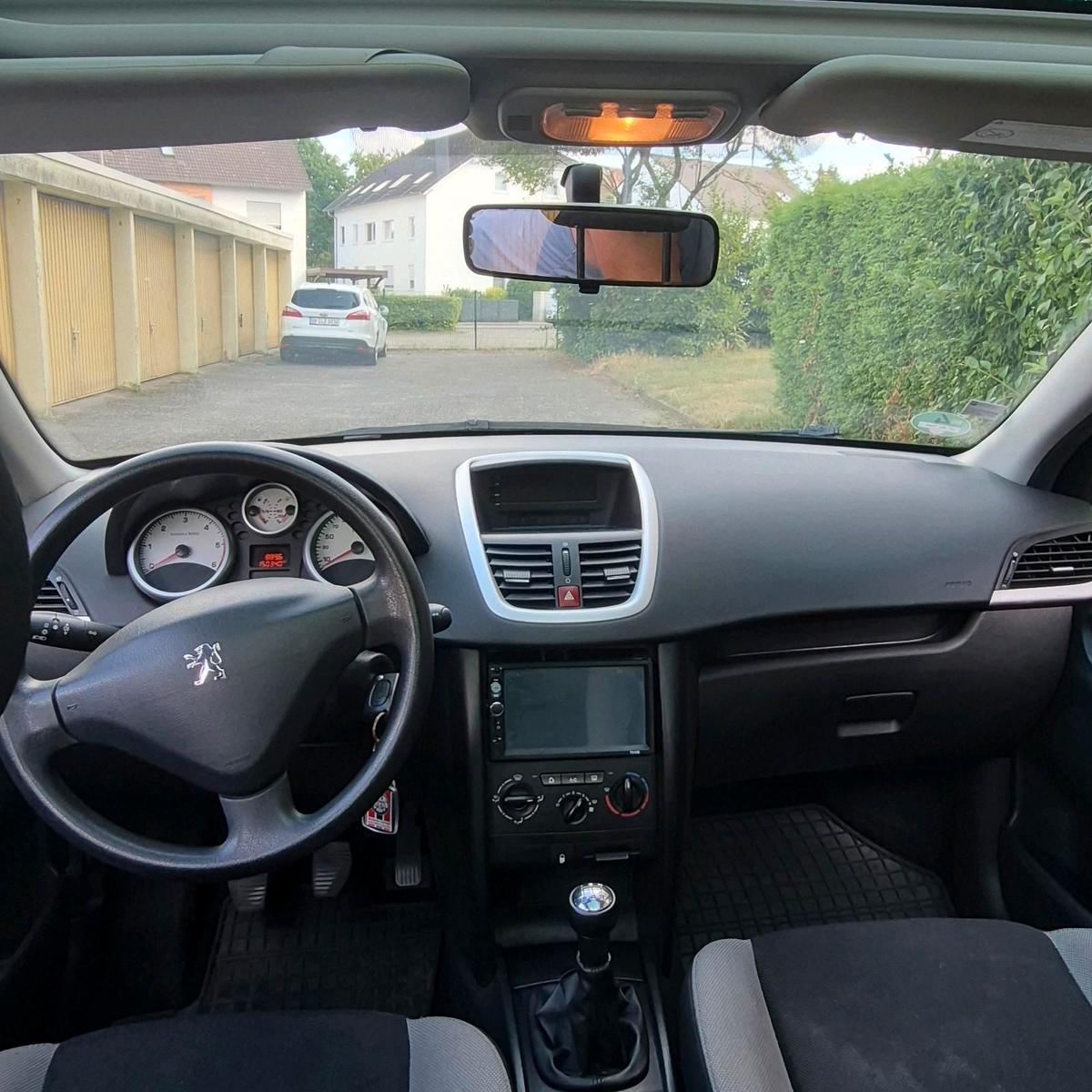 Peugeot 207 2008 — photo 14