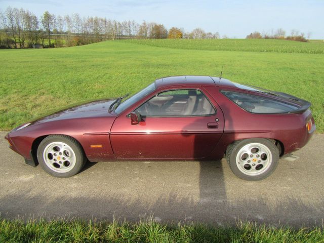 Porsche 928 S